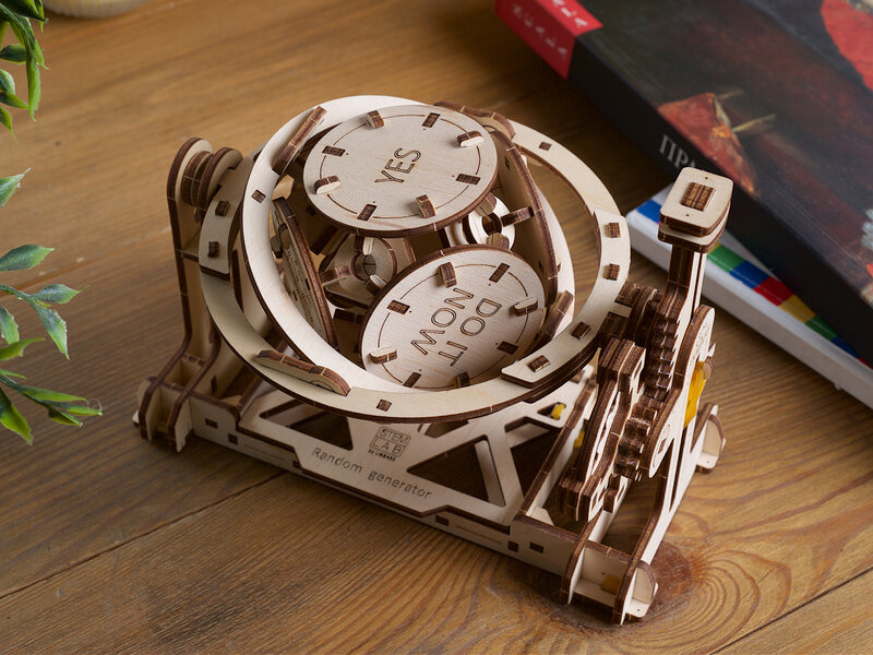 Ugears 3D-pussel i Trä – Slumpgenerator STEM Lab - Bild 2
