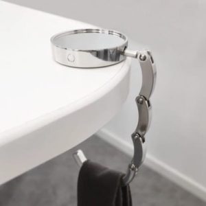 Pursehanger – en väskkrok för handväskan